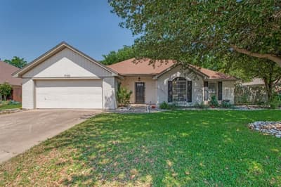 7100 Windhaven Road, North Richland Hills TX 76182 - Photo 2