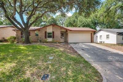 801 Brownstone Street, Euless TX 76039