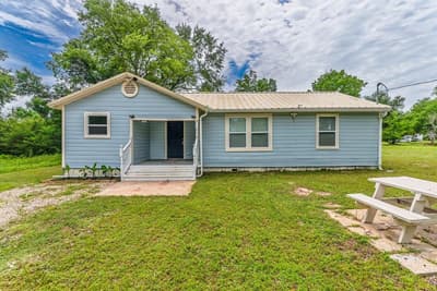 208 Lee Ivie Lane, Emory TX 75440