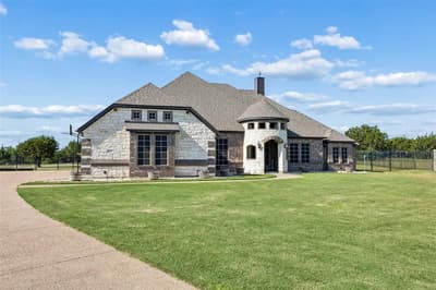 2015 Alps Court, Cedar Hill TX 75104 - Photo 2