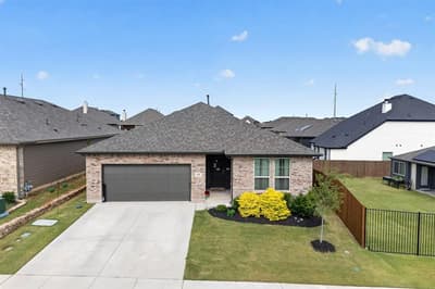 645 Pawprint Hollow, Godley TX 76044 - Photo 4