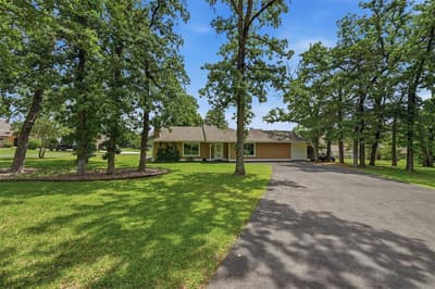 100 Cayuga Cove, Lake Kiowa TX 76240