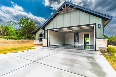 916 Mojave Trail, Granbury TX 76048 - Photo 2