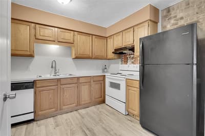 44 E Mountain Creek Drive, Grand Prairie TX 75052 - Photo 5