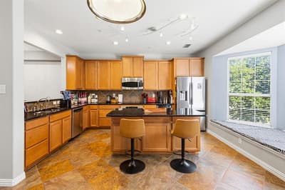 1530 Biltmore Lane, Irving TX 75063 - Photo 4