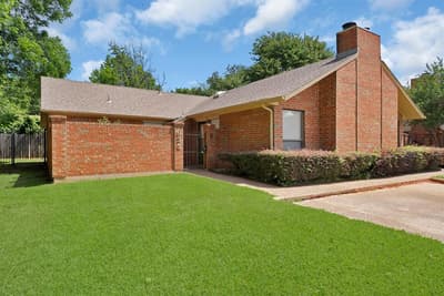 935 Cedarland Boulevard, Arlington TX 76011