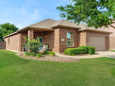 5135 Crystal Lake Avenue, Krum TX 76249
