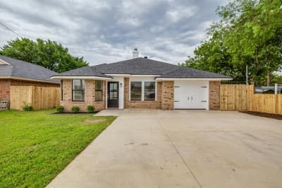 1905 Lakeview Drive, Grand Prairie TX 75051