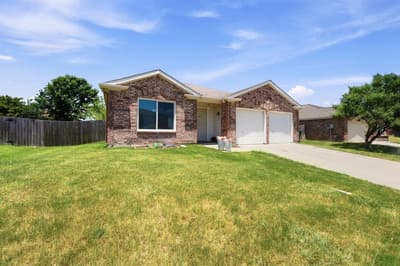 1409 Dundee Drive, Arlington TX 76002 - Photo 3