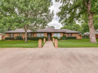 2409 Vega Street, Grand Prairie TX 75050