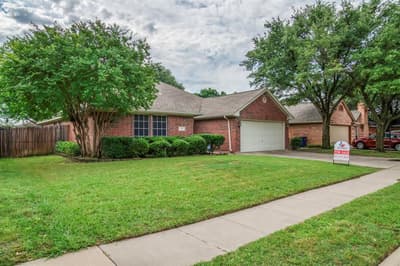 320 Shane Lane, Burleson TX 76028