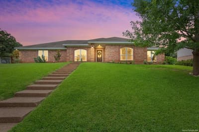 10025 Forest View Drive, Woodway TX 76712