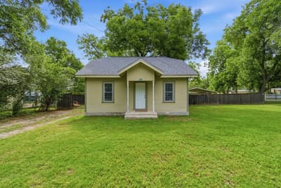 525 S Austin Street, De Leon TX 76444