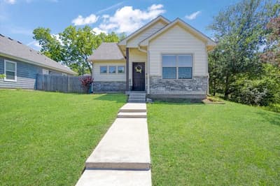 1226 W Elm Street, Denison TX 75020