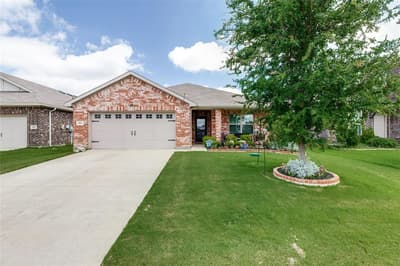 816 Ravenwood Lane, Van Alstyne TX 75495
