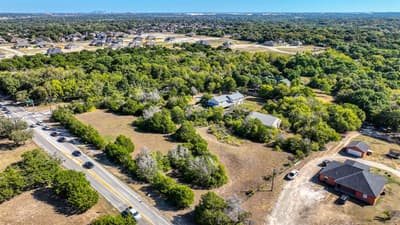 1922 W Pleasant Run Road, DeSoto TX 75115