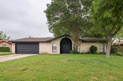 2105 Cottie Lane, Arlington TX 76010