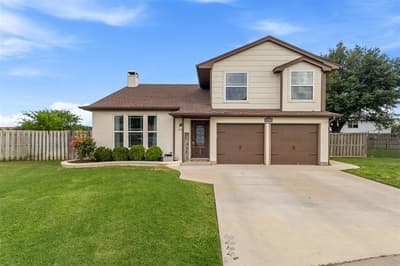 8800 Crestbrook Drive, Fort Worth TX 76179