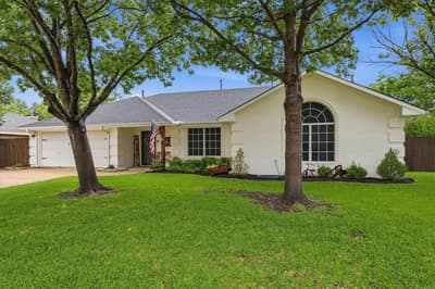 202 Colonial Heights, Sanger TX 76266