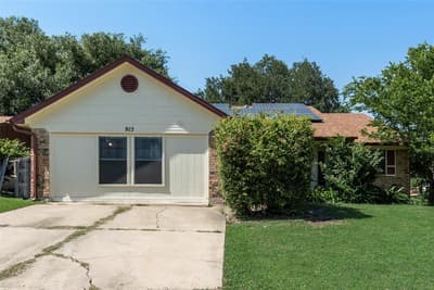 915 Freestone Drive, Arlington TX 76017