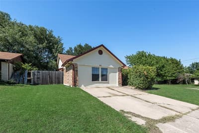 915 Freestone Drive, Arlington TX 76017 - Photo 4