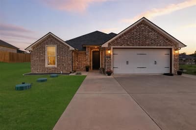 5007 Terlingua Drive, Granbury TX 76048 - Photo 2