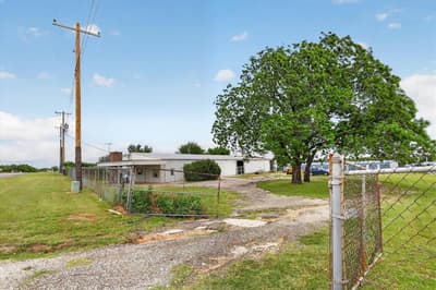 1092 W Highway 199, Springtown TX 76082 - Photo 2