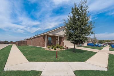712 Odlozil Lane, Ennis TX 75119 - Photo 2