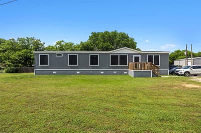 101 Syble Jean Drive, Burleson TX 76028 - Photo 3