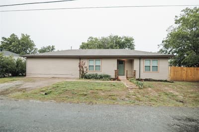 305 Ball Street, Tom Bean TX 75491