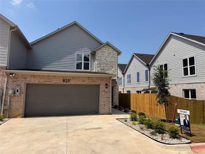 825 Premier Parkway, Grand Prairie TX 75051