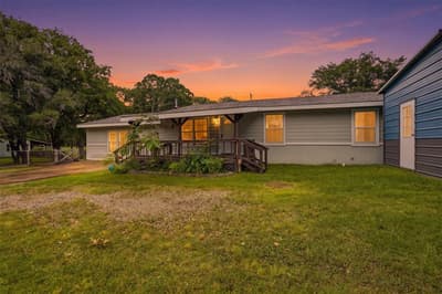 1724 E Crestway Drive, West Tawakoni TX 75474