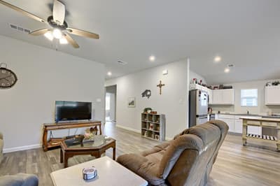 420 Jameson Street, Springtown TX 76082 - Photo 3