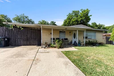 2211 Cloverdale Street, Arlington TX 76010