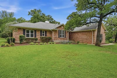 106 Santee Drive, Lake Kiowa TX 76240