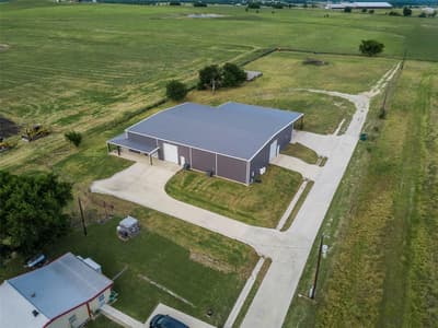 426 CR 2320, Decatur TX 76234 - Photo 2