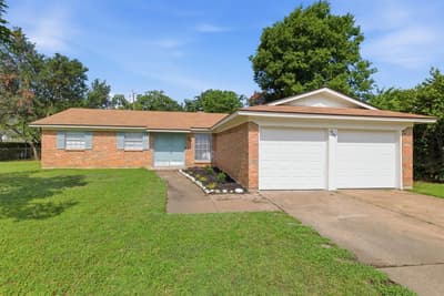 801 Gettysburg Place, Bedford TX 76022