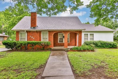 206 Ritchey Street, Gainesville TX 76240