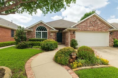 305 Chantilly Court, Hurst TX 76054