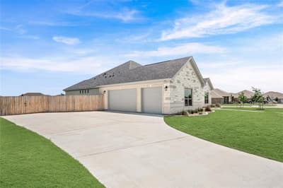 405 Willow Drive, Troy TX 76579 - Photo 2