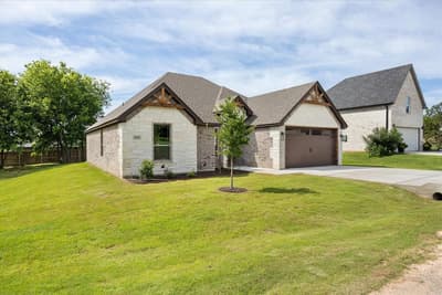 2209 Snake River Drive, Granbury TX 76048 - Photo 3