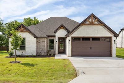 2209 Snake River Drive, Granbury TX 76048