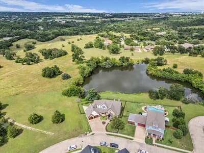 404 Charleston Park Drive, Woodway TX 76712