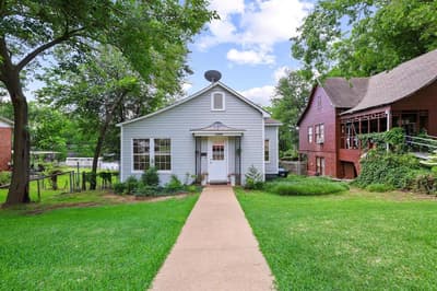 1322 W Chestnut Street, Denison TX 75020