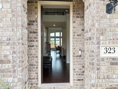 323 Butternut Way, Irving TX 75063 - Photo 3