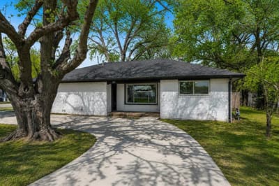 600 N Mill Street, Bowie TX 76230