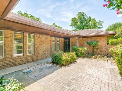 1132 N Irving Heights Drive, Irving TX 75061