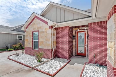 106 King Arthur Court, Glen Rose TX 76043 - Photo 2