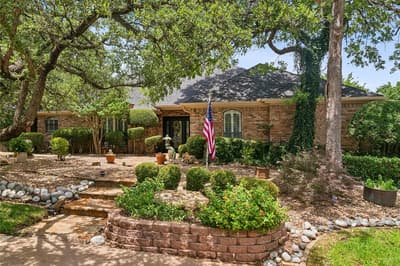 4008 Brookside Drive, Bedford TX 76021