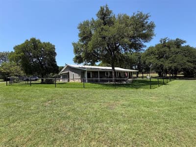 7085 Red Bud Lane, Fort Worth TX 76135
